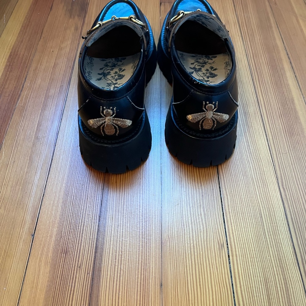 Gucci Black Leather Lug Sole Loafers - Picture 4 of 16